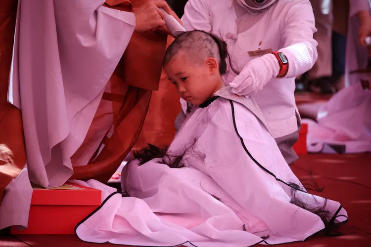 小朋友落髮中。路透社