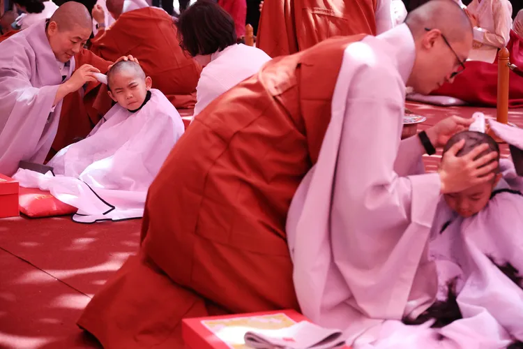 小朋友落髮中。路透社