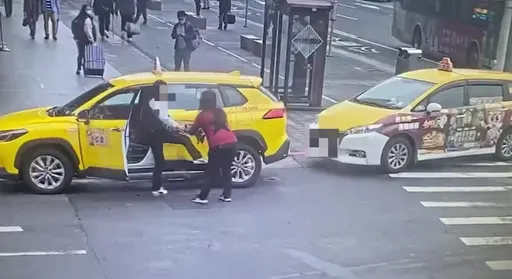 女運將的戰爭!她懷疑丈夫偷吃同事 大街賞小三一巴掌