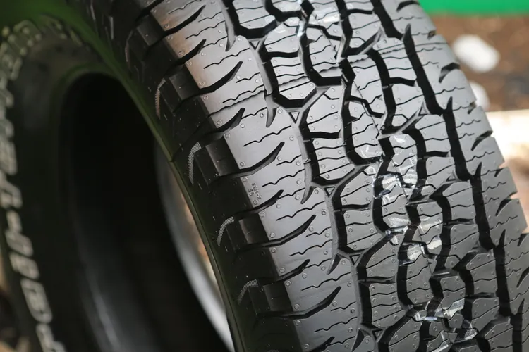 TRAIL-TERRAIN T/A採用了鋸齒狀胎肩設計，並採用獨家足印式花紋設計，保有優異的非鋪裝路面穿越能力。林浩昇攝