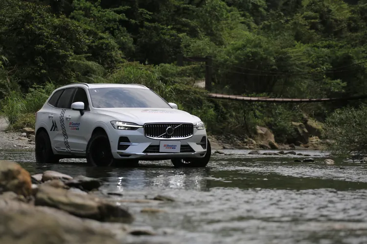 TRAIL-TERRAIN T/A能夠在兼顧日常行駛舒適性的前提下，同時擁有更強大的越野穿越能力，對於入門的戶外玩家來說確實頗具魅力。林浩昇攝