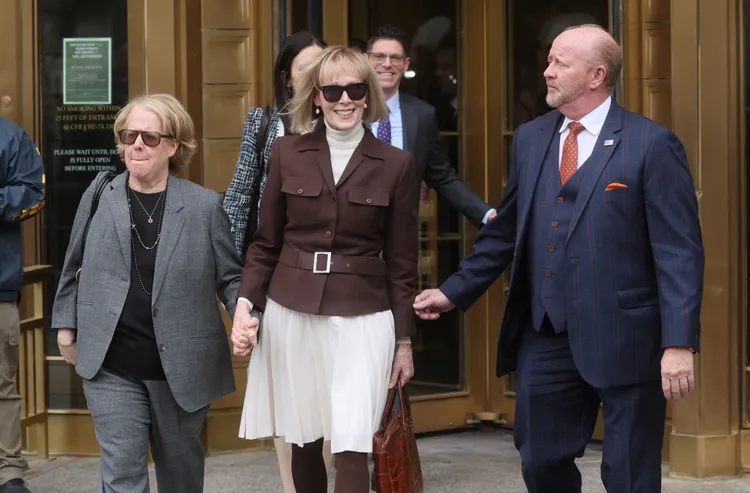 卡洛爾穿搭十分有型。路透社