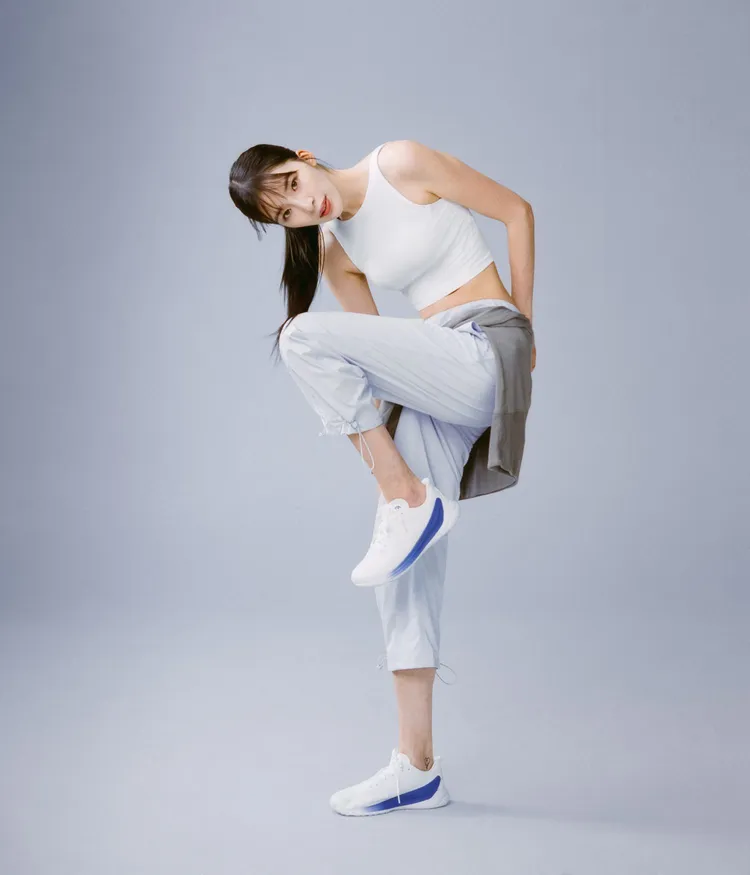 韓國潮模Irene Kim演繹lululemon Align系列運動服飾。品牌提供