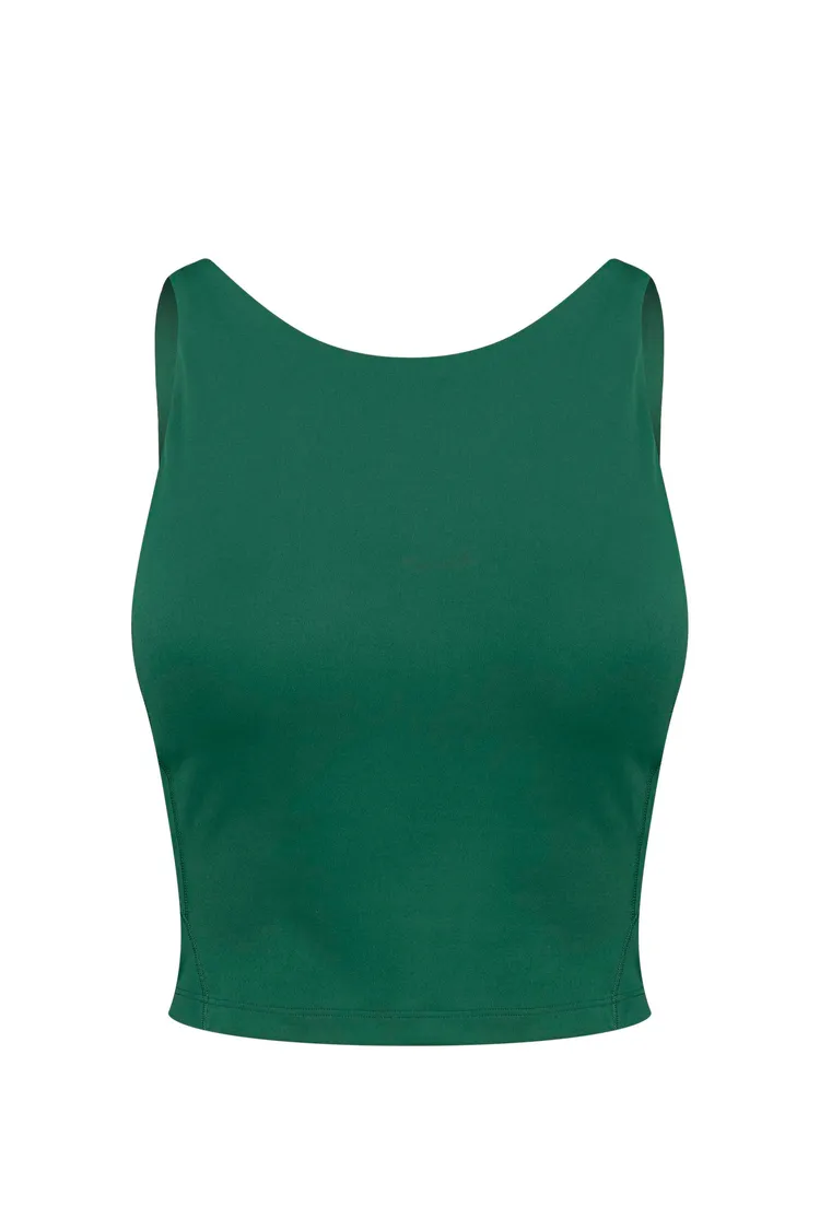 Align High Neck背心，2280元。品牌提供