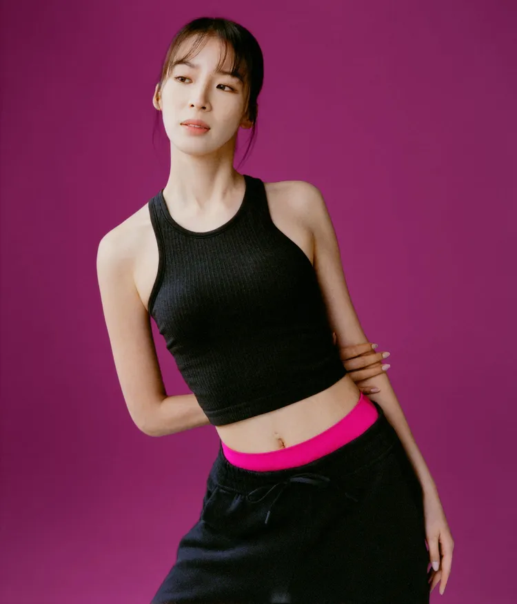 Irene Kim鍾愛Align系列具奶油般的舒適觸感、輕盈支撐力及符合人體工學的設計剪裁。品牌提供