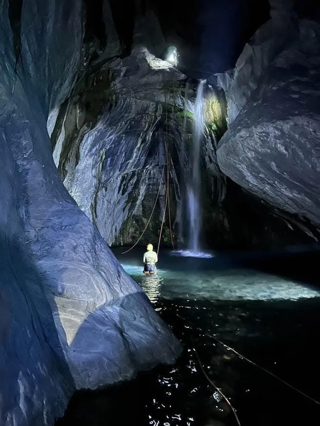 屏東縣霧台鄉飛龍瀑布。消防局提供