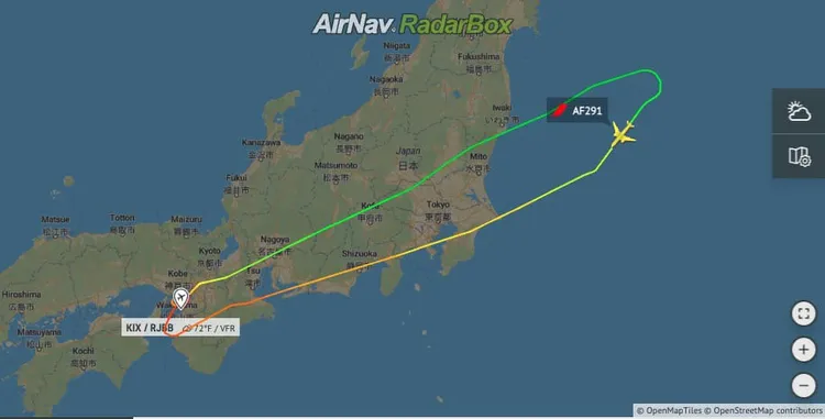 航班監測網站顯示這班法航客機在飛離日本上空之後又折返降落。翻攝airlive.net網站