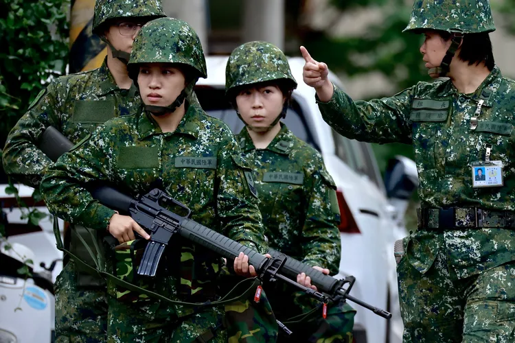 召員戰支連補給上兵唐蜜（左二）林林攝