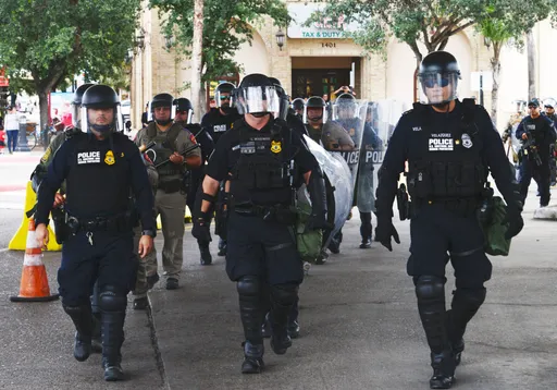 預防非法移民闖關增加　美增派兵力協守美墨邊關