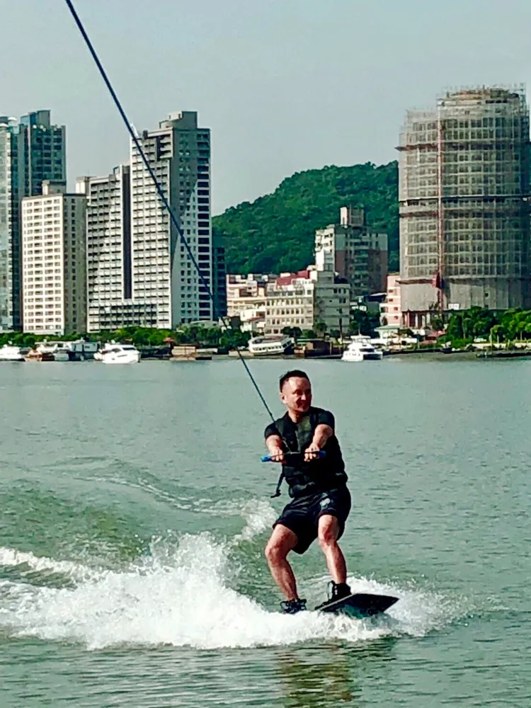 常如山衝浪。愛爾麗提供