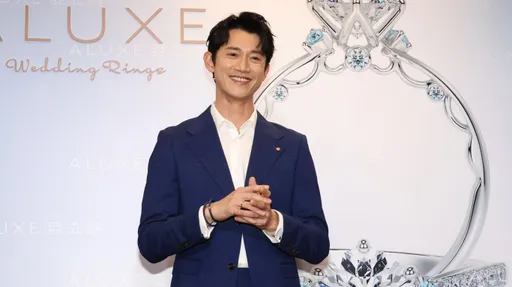 吳慷仁代言鑽石婚戒「求婚」進度卻沒譜 撒糖邵雨薇「拍照很難不漂亮」