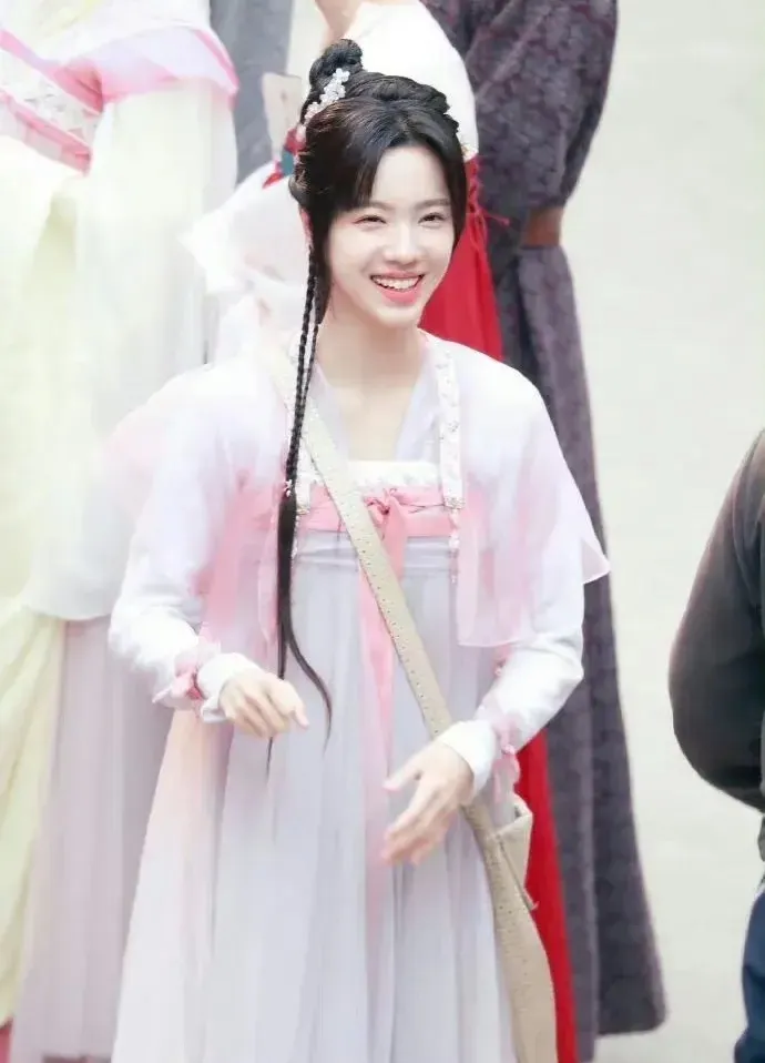 新版黃蓉長這樣。翻攝影視達人微博