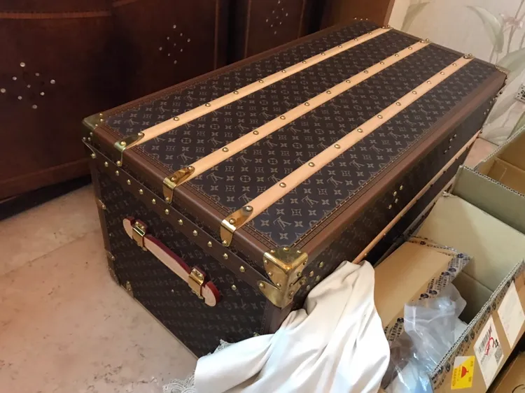 警方查獲LV箱子。翻攝畫面