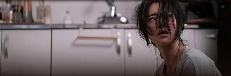 林知衍在《有院子的家》是被老公虐待的婦女。翻攝ENA