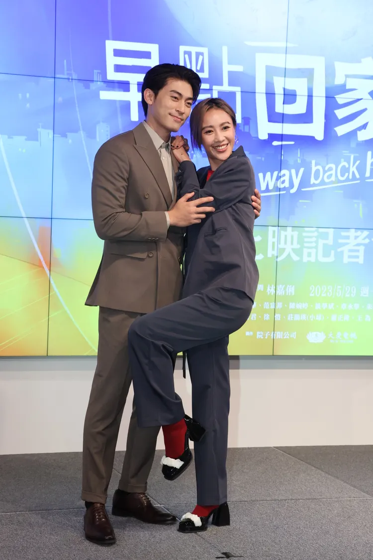 方宥心（右）笑稱跟徐愷像2男在拍BL劇。鄭孟晃攝