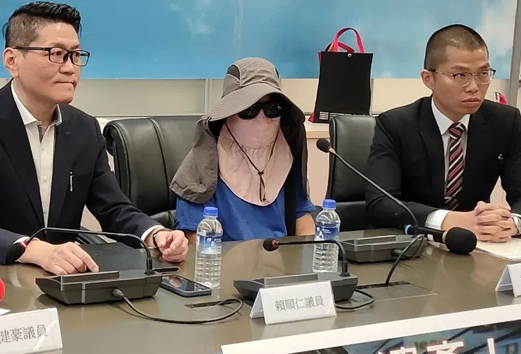 賴母不相信兒子會與夏男結婚，更不相信他會尋短，希望檢警深入調查。賴順仁服務處提供
