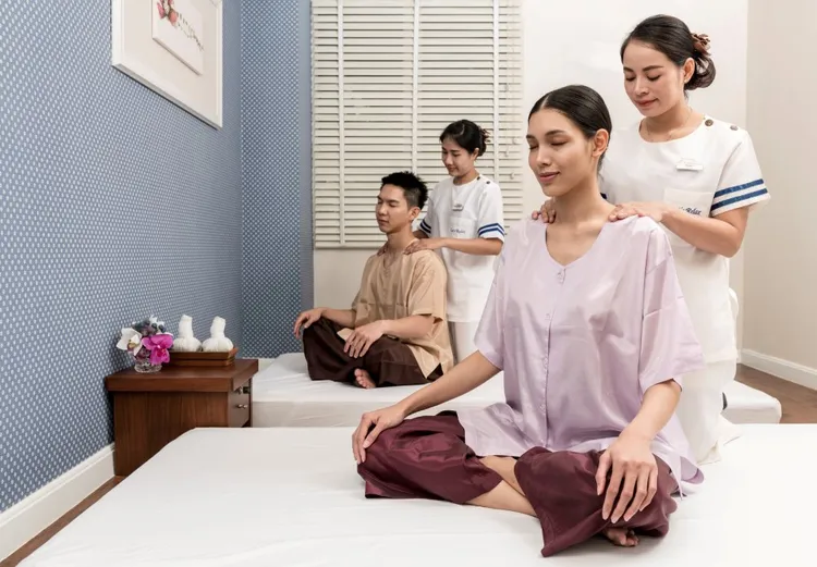 泰國館攤位現場提供泰式按摩。業者提供