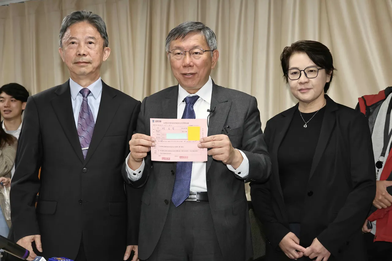柯文哲10日表示自己99.99999%會參選到底。資料照片 施昂強攝