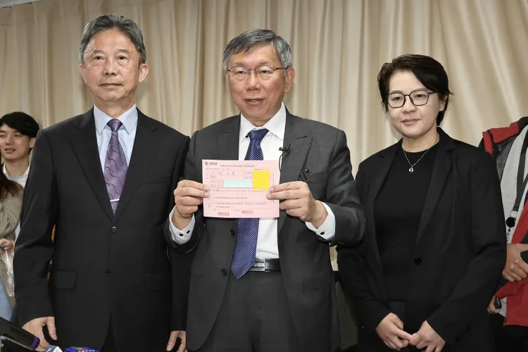 柯文哲10日表示自己99.99999％會參選到底。資料照片 施昂強攝