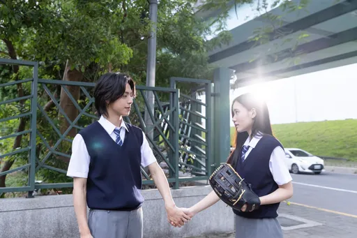 小S女兒與帥哥十指緊扣 被警告「你要被爸爸殺了」