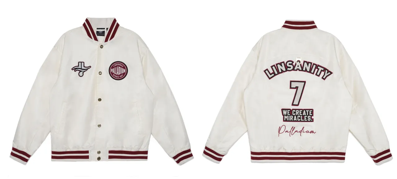 林書豪最喜歡的刺繡球員外套#香草白，5990元。品牌提供