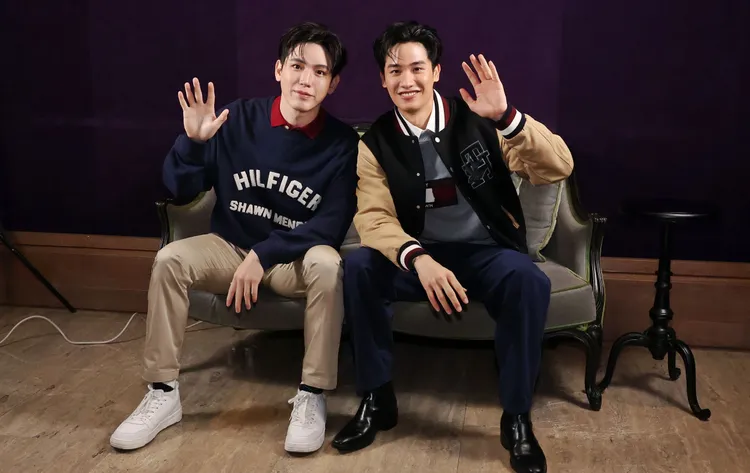 New（左）和Tay昨天抵台，看到很多粉絲接機，感動不已。莊宗達攝