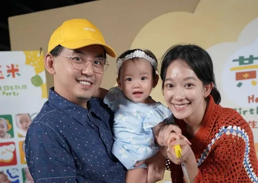 黃子佼孟耿如愛女抓周 黃玉米抓到這三樣讓大夥驚呼太奇妙