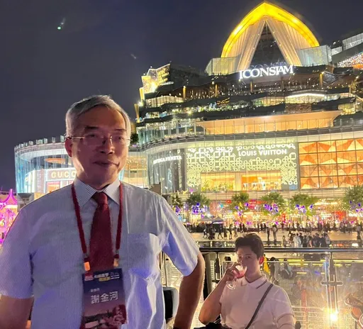 謝金河去泰國見一幕驚呆「台北從沒看過」 嘆台灣從機場就輸了