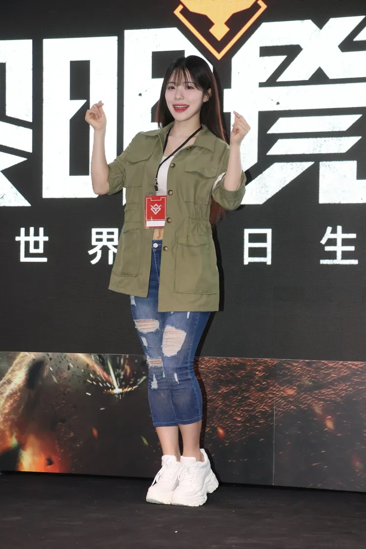 李多慧開心和粉絲見面，也是她第一次代言手機遊戲。鄭孟晃攝