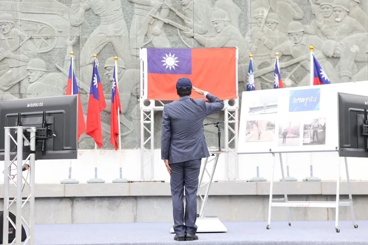 翻攝自郭台銘臉書