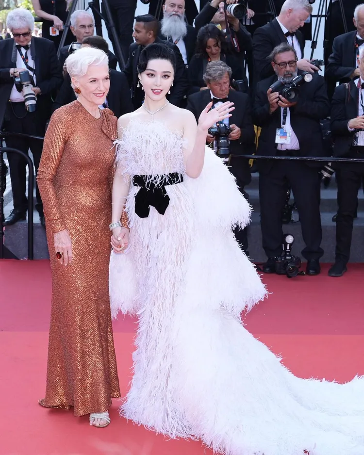 范冰冰（右）和梅伊馬斯克出席競賽片《小行星城》首映。翻攝范冰冰IG