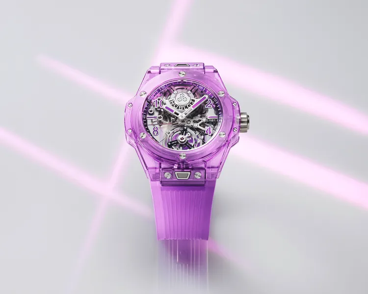 Big Bang紫色藍寶石水晶陀飛輪腕錶，目前台灣僅1只，621萬3000元。品牌提供