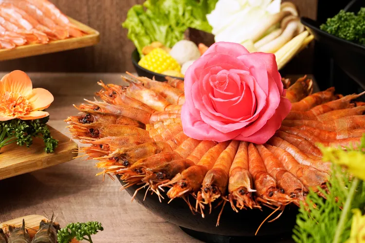 新馬辣、新馬辣Plus+6月活動胭脂蝦吃到飽。業者提供