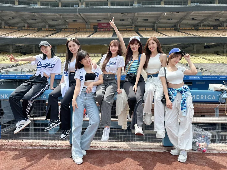 樂天女孩參觀道奇球場。  樂天女孩提供
