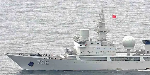 情蒐電戰參數！共軍電偵艦「開陽星」繞行日本　日方警戒監視