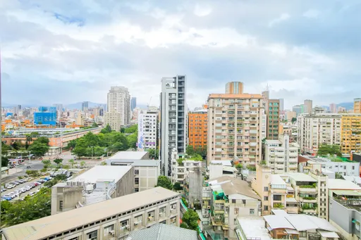 房價大漲購屋全面蝸居 北市晚5年置產坪數縮14-18%