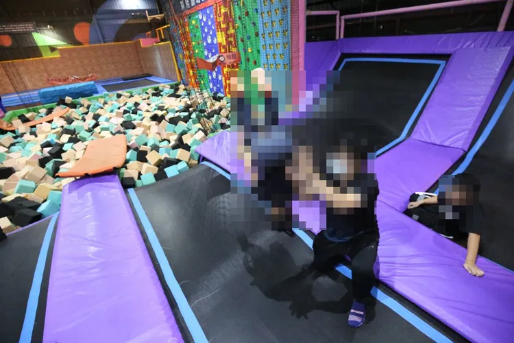 這家健身育樂中心的彈翻床海棉池。翻攝業者20210205臉書