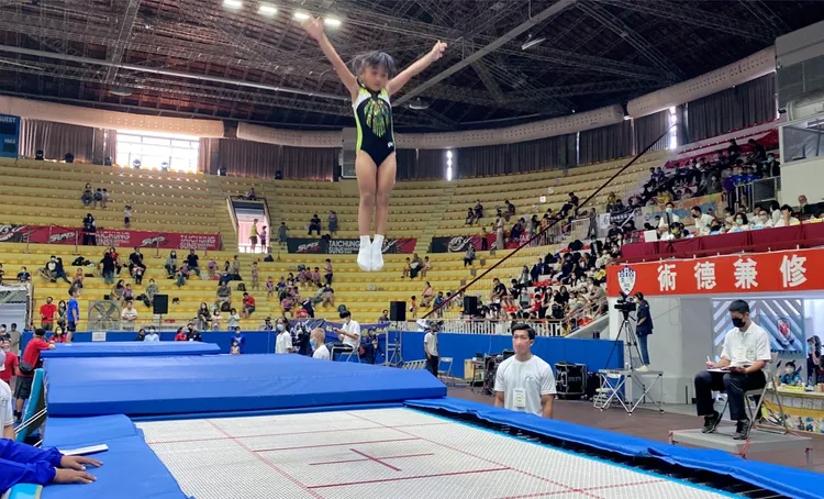 彈翻床運動近年來相當流行，圖為2023年在台中舉辦的全國彈翻床體操錦標賽。翻攝中市府網站