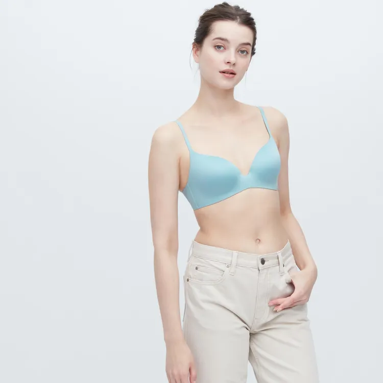 「女裝 無鋼圈美型胸罩（3D包覆）」特價590元。業者提供