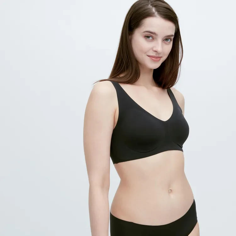 「女裝 AIRism無鋼圈美型胸罩（裸感舒適）」特價590元。業者提供