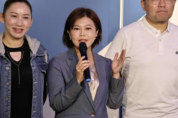 游淑慧（中）希望，給大同士林民眾1個不一樣的選擇。施昂強攝
