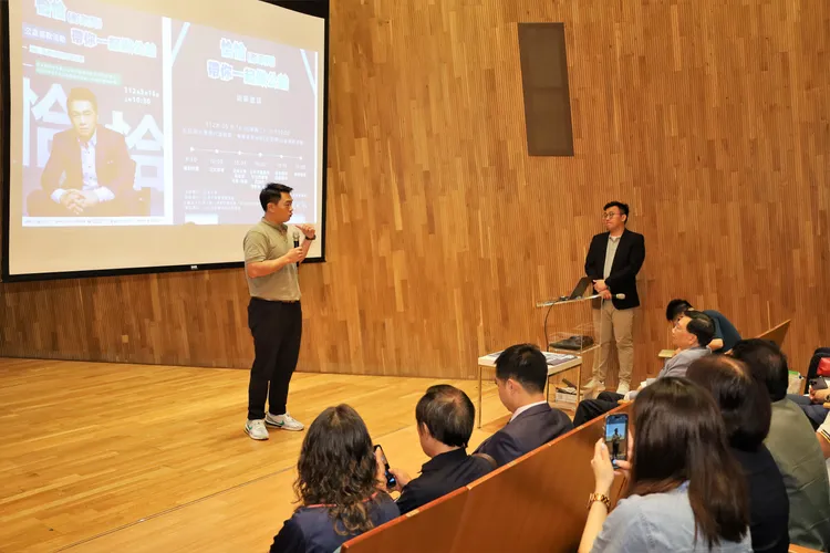 中信兄弟總教練彭政閔，在母校亞大發起「火星人恰恰運動」公益平台。亞大提供