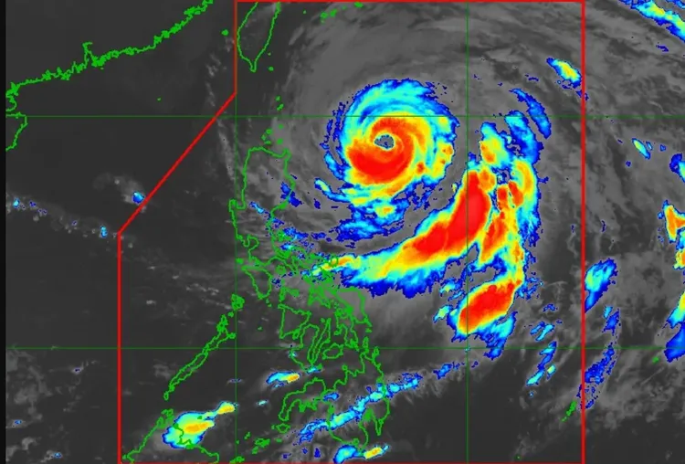 菲律賓今早公布的衛星圖顯示「瑪娃」所在位置。翻攝Rappler網站