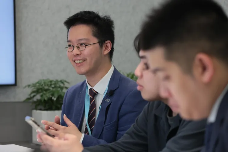 趙式隆笑說，「今年的勞動節，還是我這輩子第一次沒有放假的勞動節」。彭欣偉攝