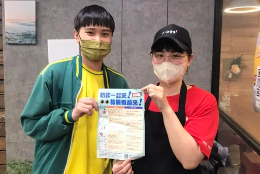 高中生助警反詐宣導 遭民眾反問「你來詐騙的嗎?」