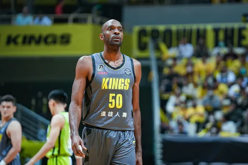 球星戴維斯涉家暴事件後首度現身　強調努力做到這件事