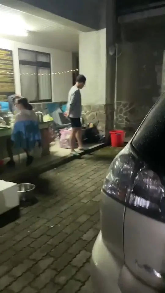 傳道師喊話遊客應該要尊重大家的信仰「教會是拜上帝，教導生命教育的地方」。引自傳道師楊始皇臉書