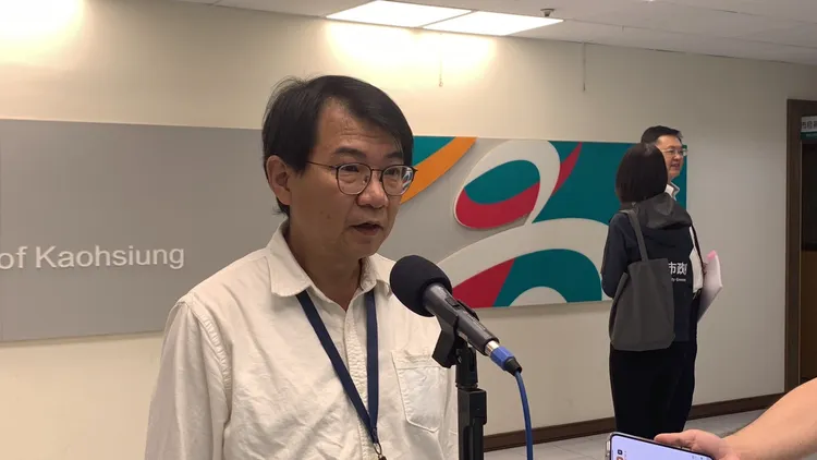 高市衛生局副局長潘炤穎指高雄目前沒有發現有人因吃好市多綜合莓而染上A肝。吳慧芬攝