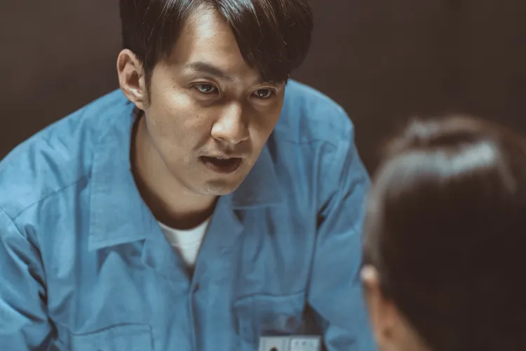 張雁名詮釋雙重人格殺人犯，為進入角色與愛妻分房睡。八大提供