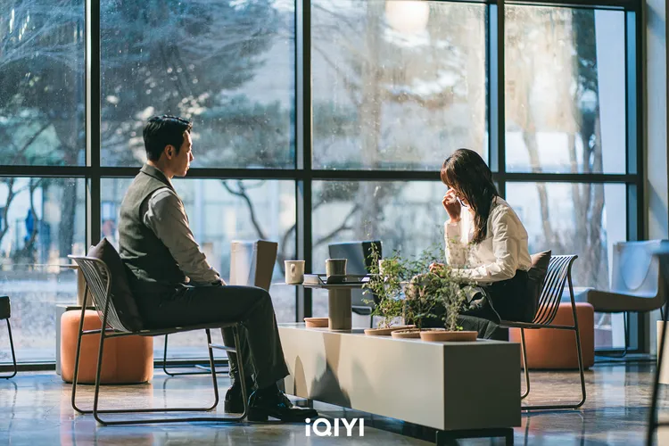 金東旭（左）、千玗嬉對於能跟彼此合作，都大為讚賞。愛奇藝國際站提供